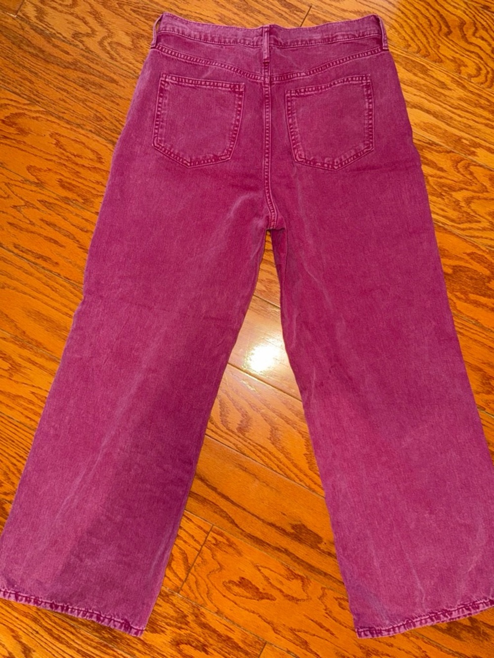 GAP Women’s Raspberry Jeans - Picture 2 of 3